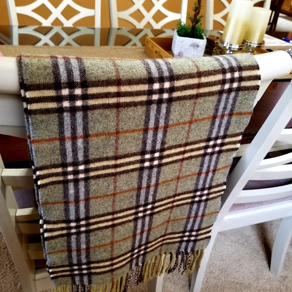 SOLD Burberrys  Long Scarf (Vintage) - Picture 5 of 5
